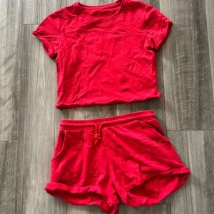 Alphalete raw edge set